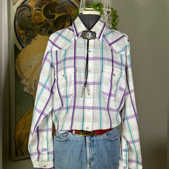 Vintage Wrangler long sleeve pearl snap button down western shirt. - Picture 5 of 11